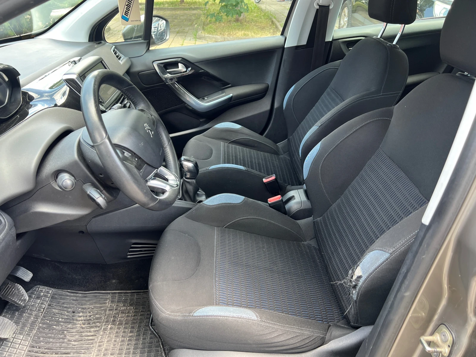Peugeot 208 1.6 HDI, снимка 9 - Автомобили и джипове - 55048113