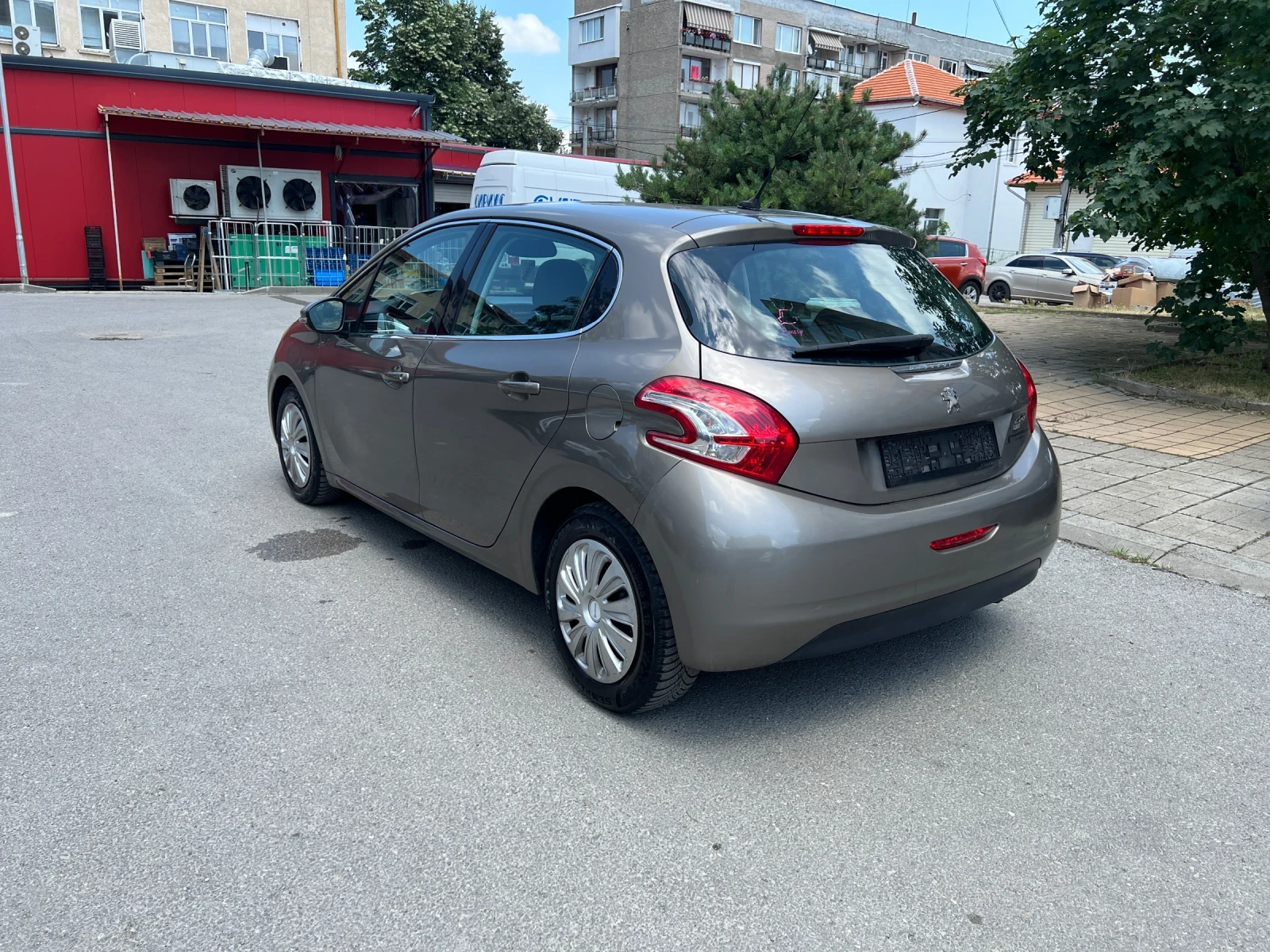 Peugeot 208 1.6 HDI, снимка 6 - Автомобили и джипове - 55048113