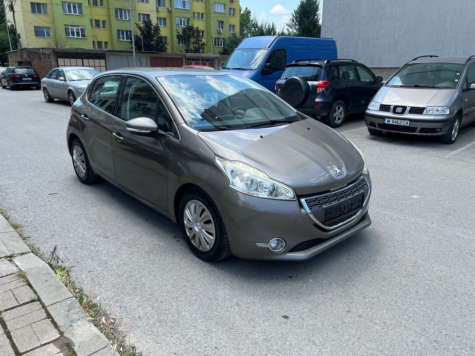 Peugeot 208 1.6 HDI, снимка 3 - Автомобили и джипове - 55048113