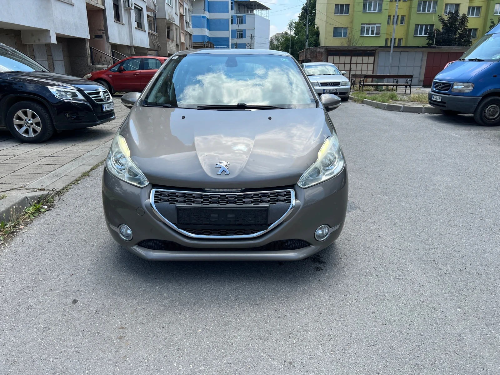 Peugeot 208 1.6 HDI, снимка 2 - Автомобили и джипове - 55048113