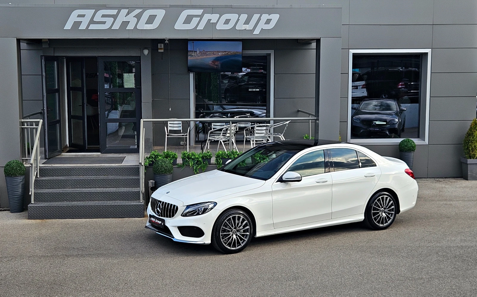 Mercedes-Benz C 220 AMG/PANORAMA/CAMERA/MULTIBEAM/BURMESTER/AUTO H/LIZ, снимка 17 - Автомобили и джипове - 55307104