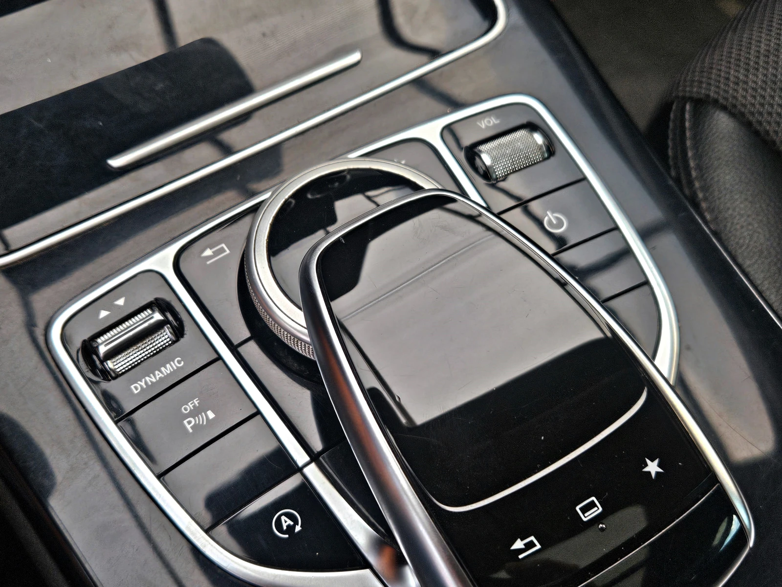 Mercedes-Benz C 220 AMG/PANORAMA/CAMERA/MULTIBEAM/BURMESTER/AUTO H/LIZ, снимка 12 - Автомобили и джипове - 55307104