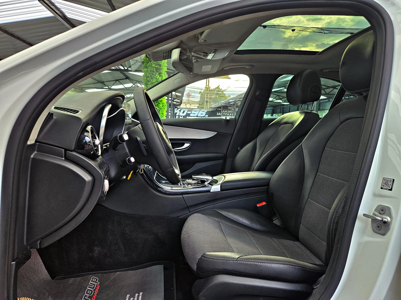 Mercedes-Benz C 220 AMG/PANORAMA/CAMERA/MULTIBEAM/BURMESTER/AUTO H/LIZ, снимка 15 - Автомобили и джипове - 55307104