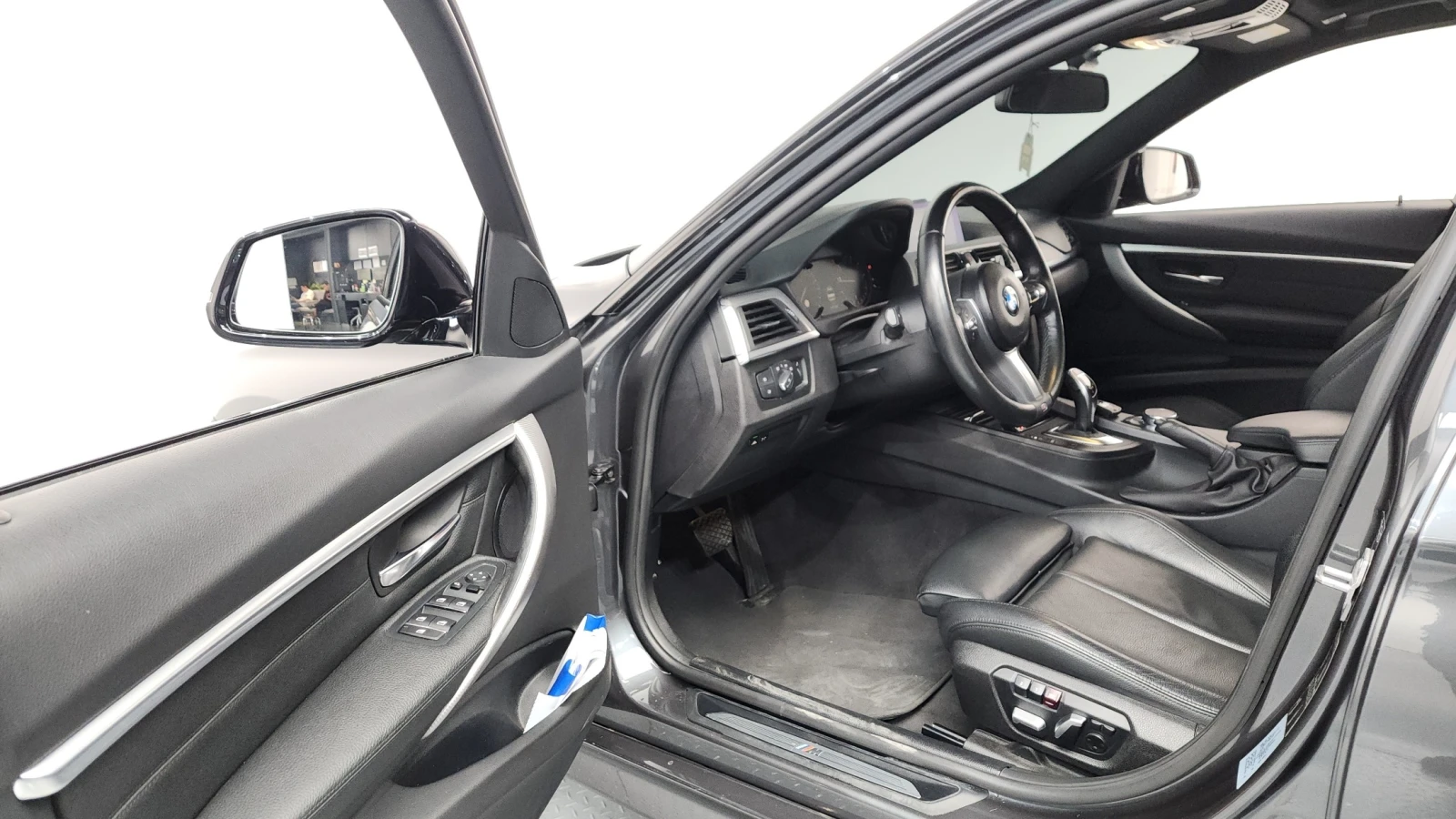 BMW 330 M SHADOW* HEAD UP* DIGITAL COCKPIT* PANO* 360* , снимка 9 - Автомобили и джипове - 55691956