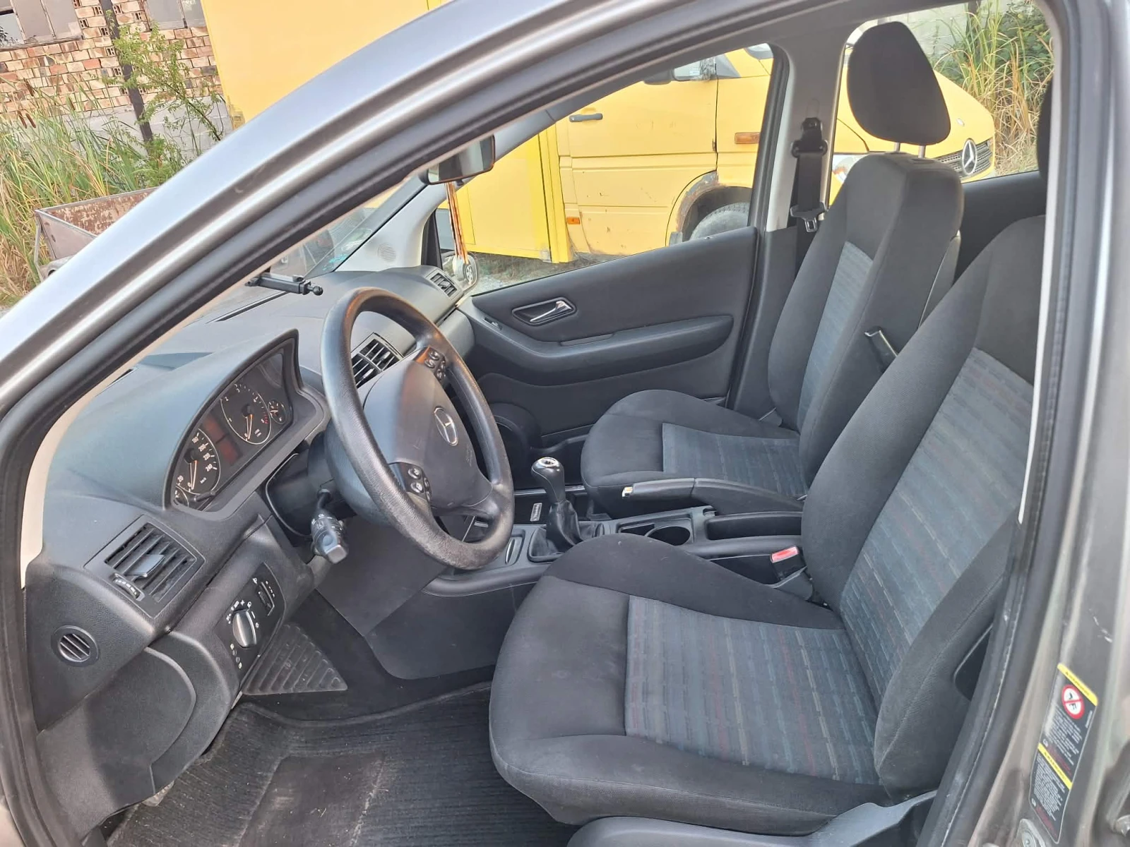 Mercedes-Benz A 180 2.0 CDI, снимка 10 - Автомобили и джипове - 55799298