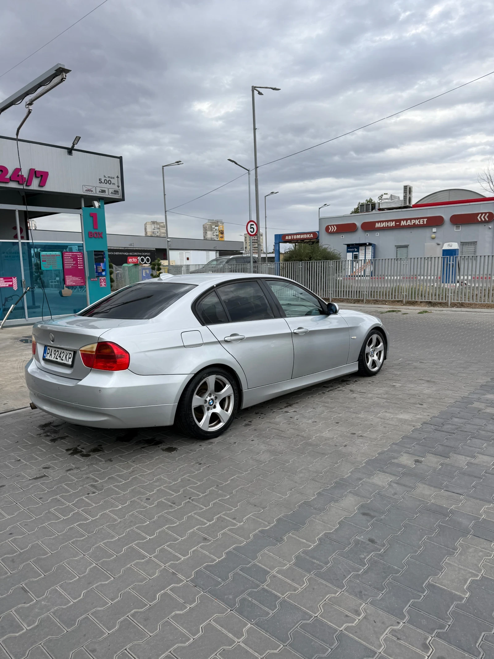 BMW 320, снимка 3 - Автомобили и джипове - 56202854