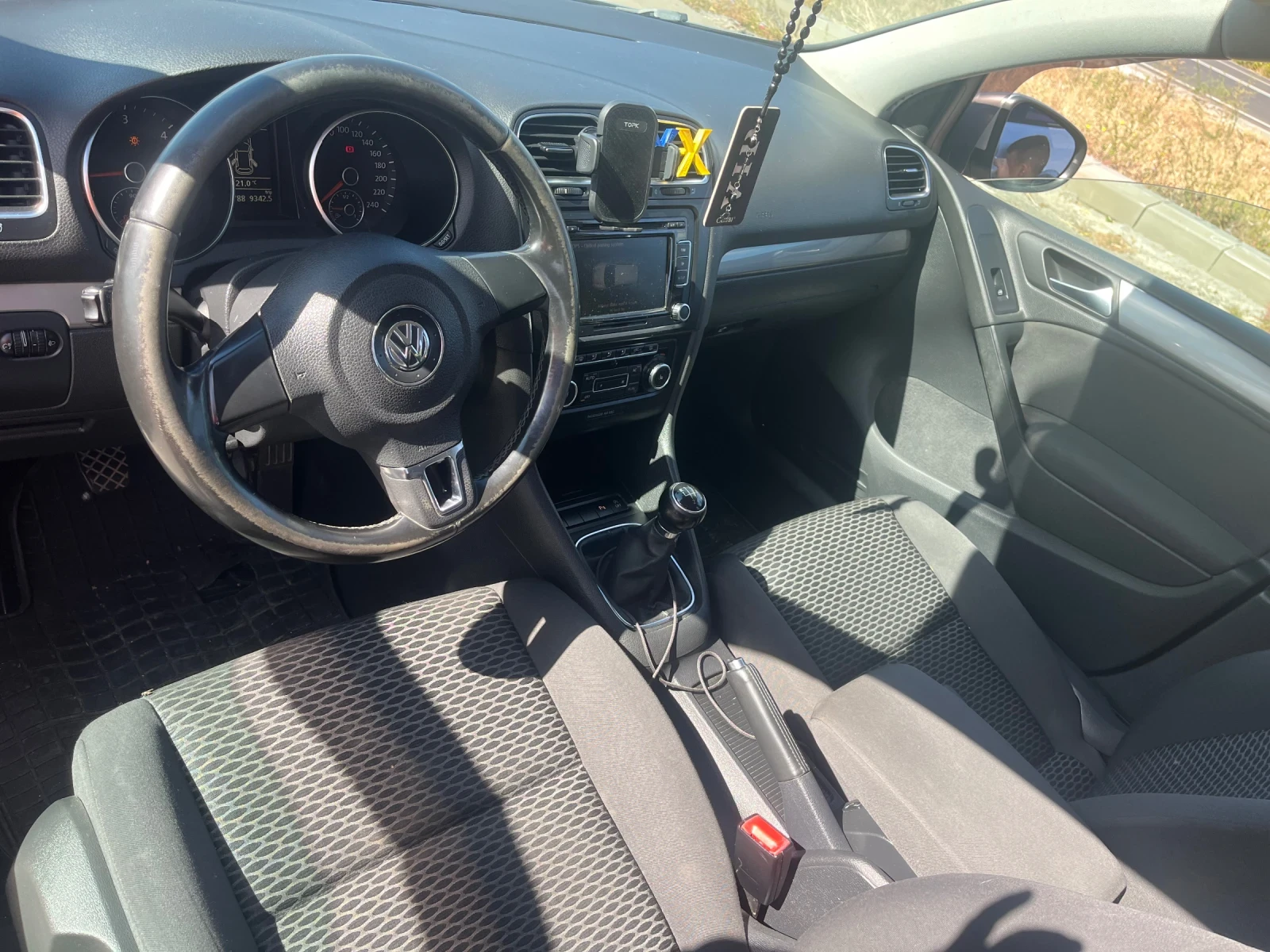 VW Golf 1.6 Blumotion, снимка 9 - Автомобили и джипове - 56354027