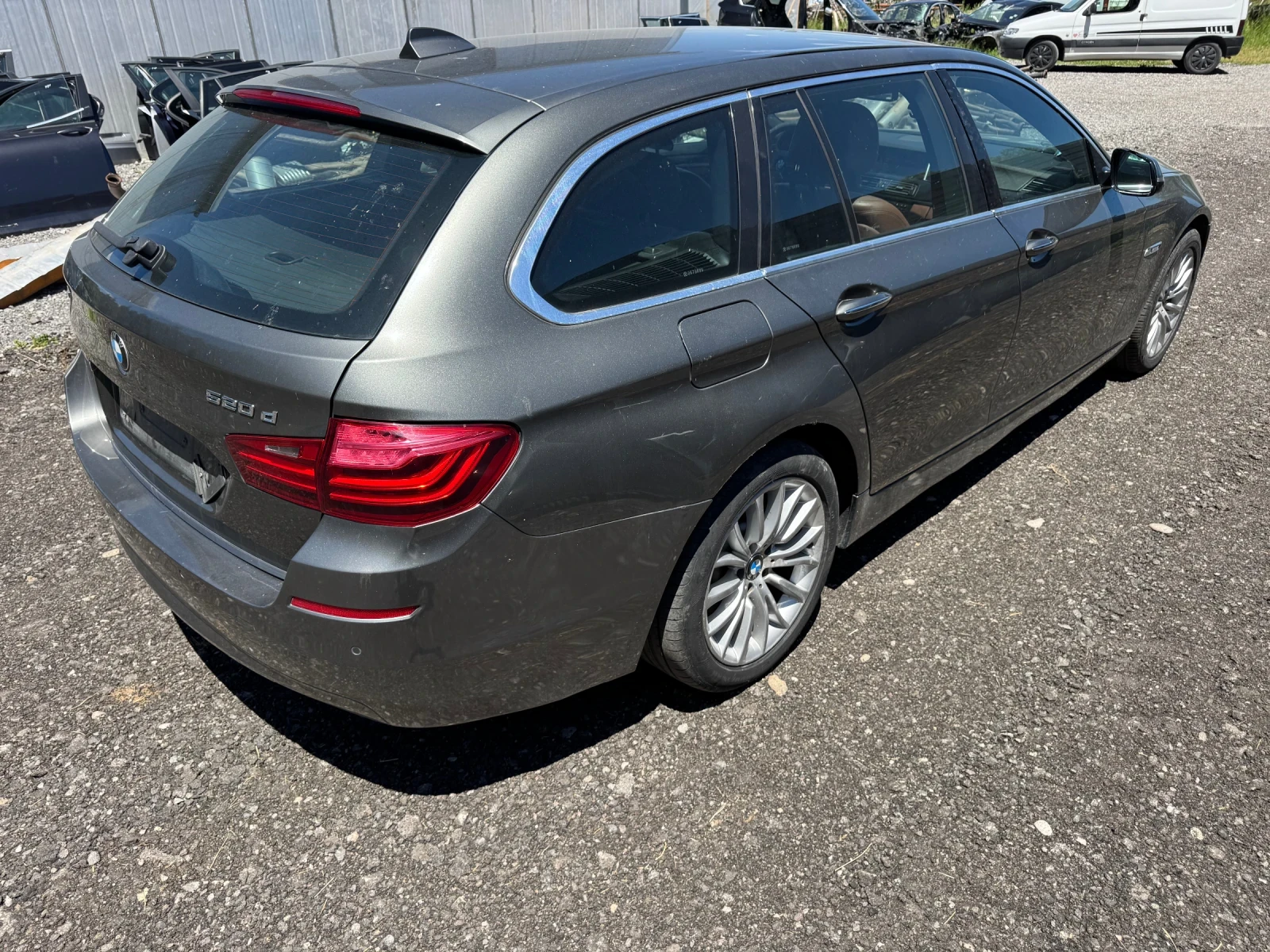 BMW 520, снимка 4 - Автомобили и джипове - 56451684
