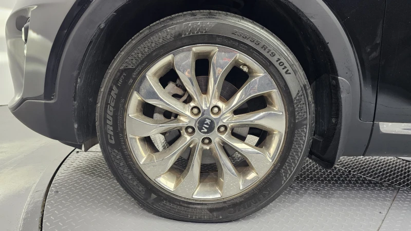 Kia Sorento 2.2 4WD NUMBER ONE EDITION, снимка 5 - Автомобили и джипове - 52333493