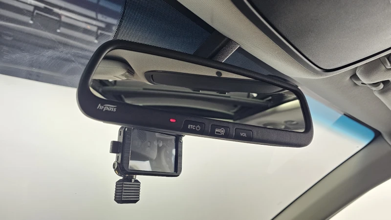 Kia Sorento 2.2 4WD NUMBER ONE EDITION, снимка 16 - Автомобили и джипове - 52333493