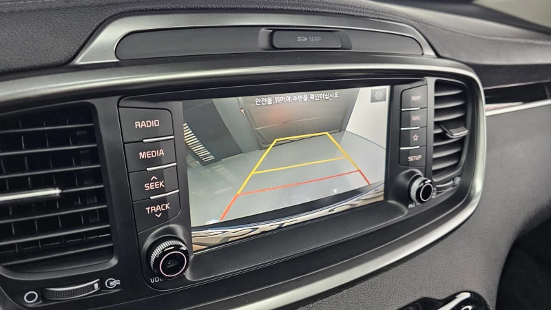 Kia Sorento 2.2 4WD NUMBER ONE EDITION, снимка 15 - Автомобили и джипове - 52333493