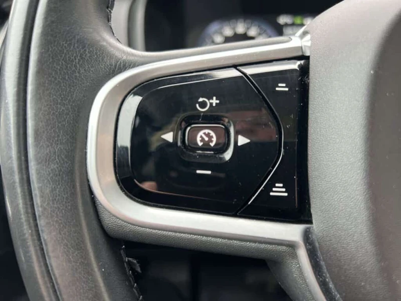 Volvo Xc90 * Momentum | 2 SETS OF TIRES/RIMS | 7 PASSENGER * , снимка 15 - Автомобили и джипове - 53563908