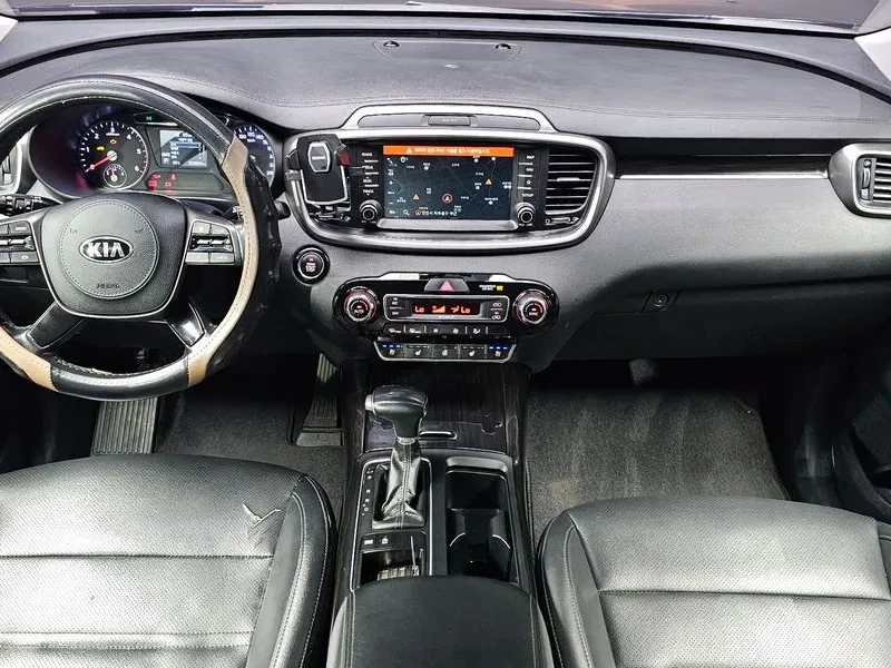 Kia Sorento Diesel 2.0 2Wd Prestige, снимка 7 - Автомобили и джипове - 55790096