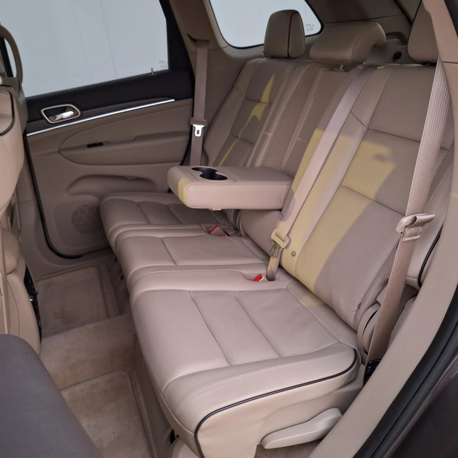 Jeep Grand cherokee FACELIFT* OVERLAND* 3.0CRD* ПЪЛНА СЕРВИЗНА ИСТОРИЯ - изображение 10