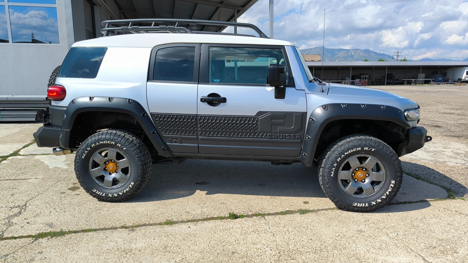 Toyota Fj cruiser 4.0 VVTI 4x4 - изображение 2
