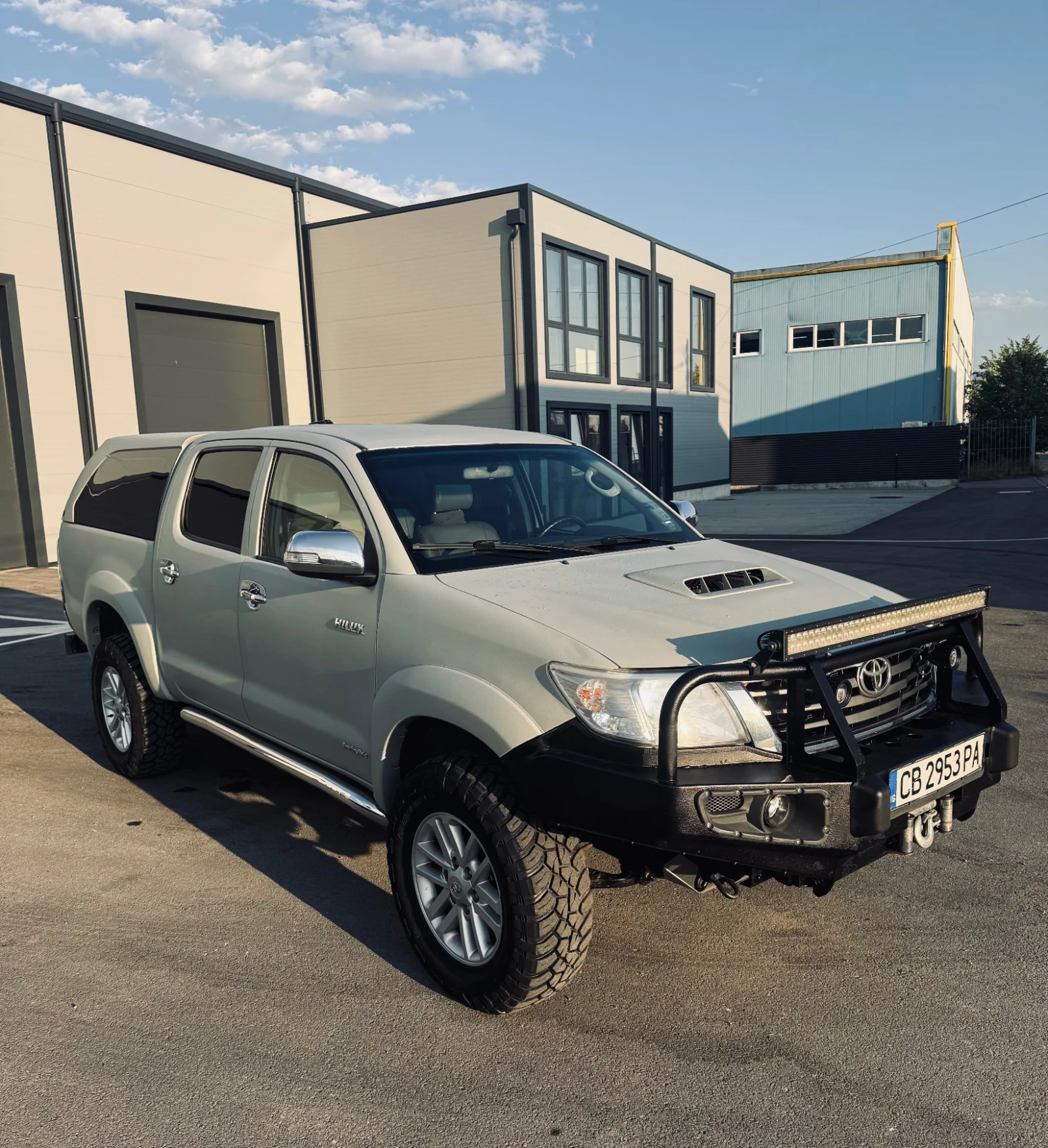 Toyota Hilux  - изображение 2