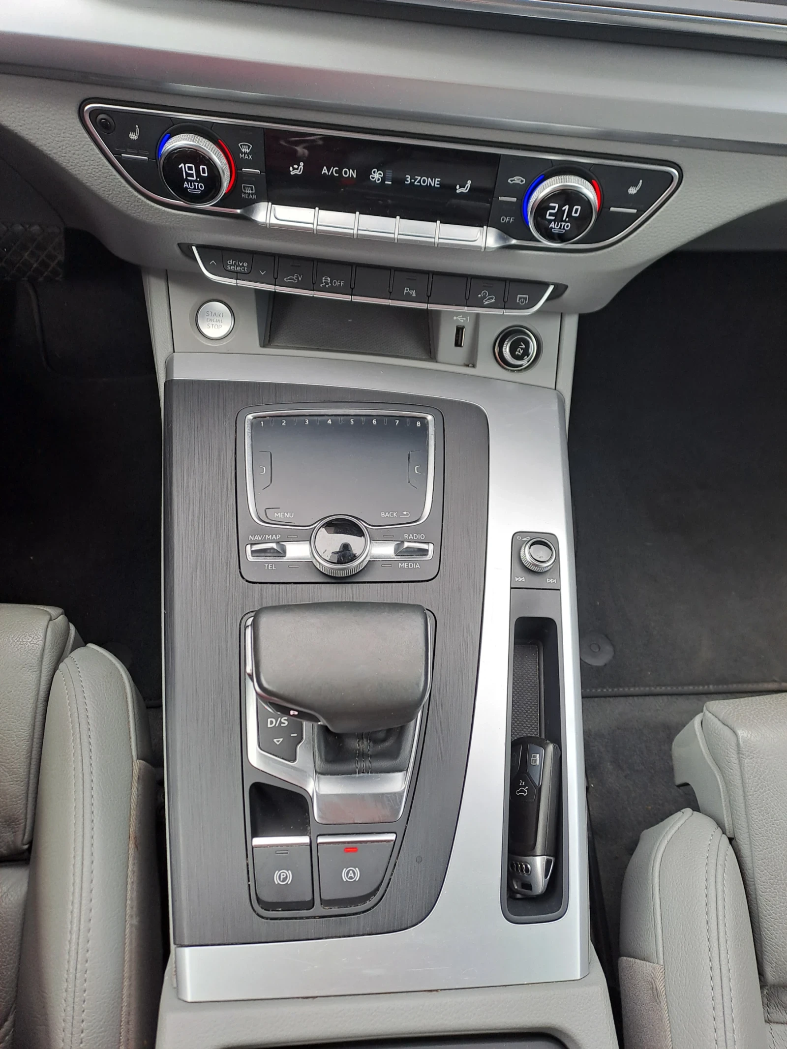 Audi Q5 50 TFSI PLUG IN HYBRID  QUATTRO , снимка 15 - Автомобили и джипове - 53927585