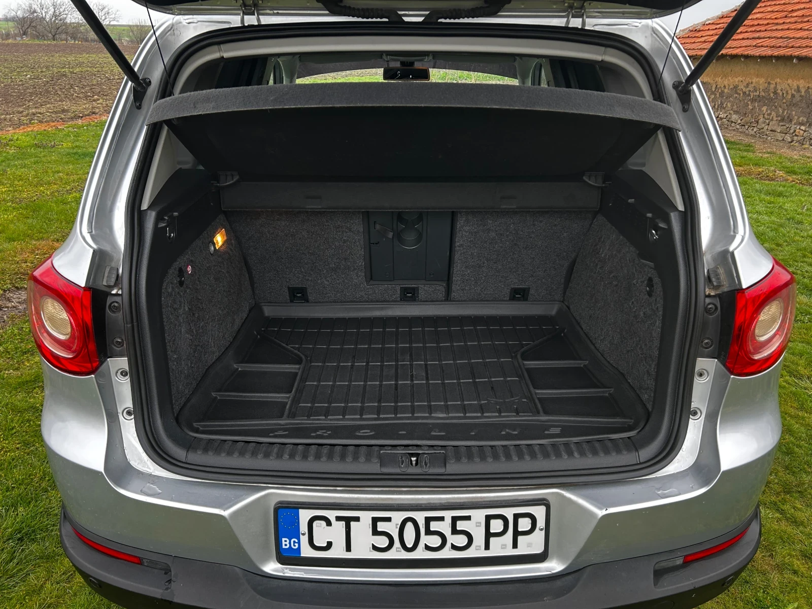 VW Tiguan, снимка 6 - Автомобили и джипове - 53939403