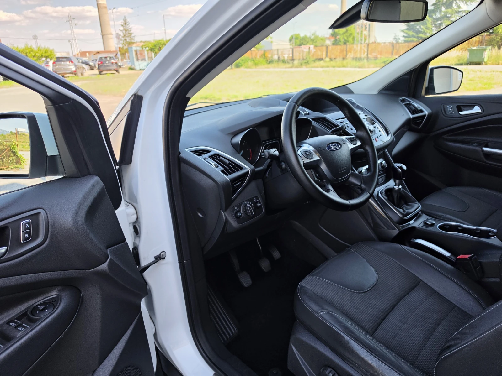 Ford Kuga 2.0 4x4 150к.с. TITANIUM, снимка 9 - Автомобили и джипове - 55006011