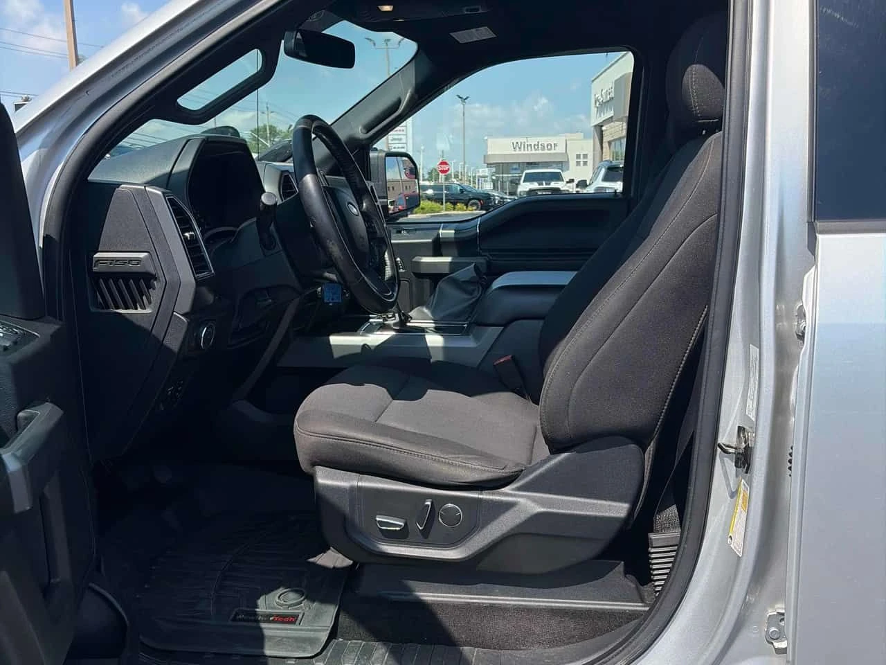 Ford F150 * 4WD SuperCrew Box * CARFAX * ОПЦИЯ ЗА ФИНАНСИРАН, снимка 6 - Автомобили и джипове - 55455555