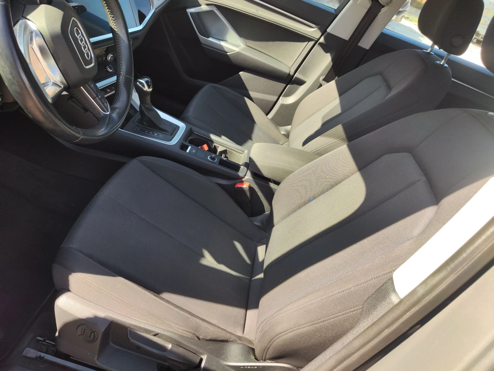 Audi Q3 2.0 D , снимка 10 - Автомобили и джипове - 56413914