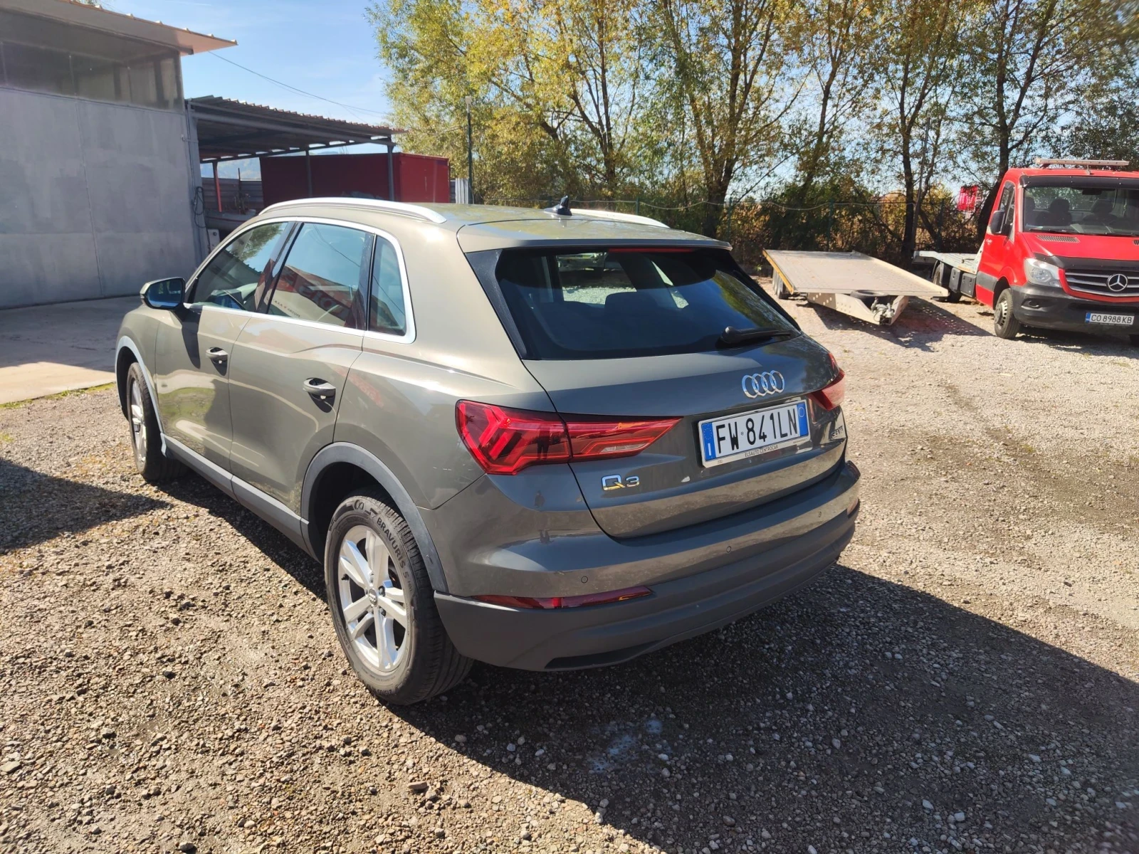 Audi Q3 2.0 D , снимка 5 - Автомобили и джипове - 56413914