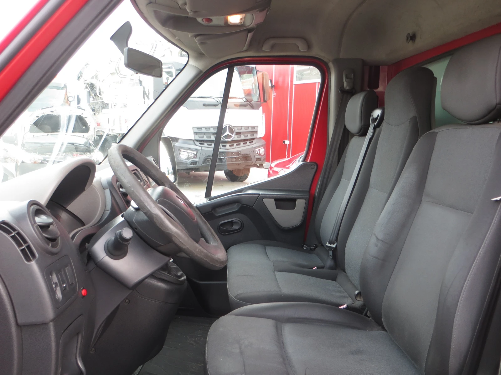 Renault Master 2.3 DCI Фургон с падащ борд - изображение 7