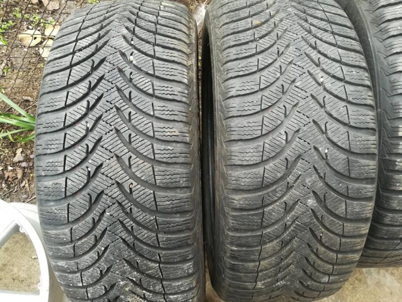 Гуми Зимни 225/45R17, снимка 11 - Гуми и джанти - 20433071