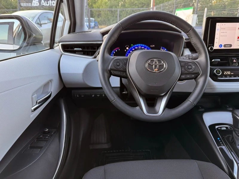 Toyota Corolla 1.8 Hybrid Executive, снимка 8 - Автомобили и джипове - 46505763