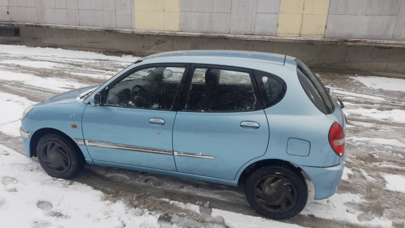 Daihatsu Sirion 1, 0 АВТОМАТ, снимка 7 - Автомобили и джипове - 49193747