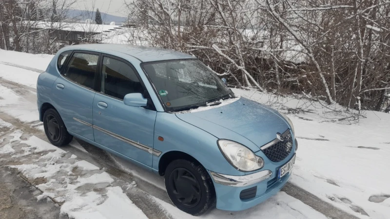 Daihatsu Sirion 1, 0 АВТОМАТ, снимка 4 - Автомобили и джипове - 49193747