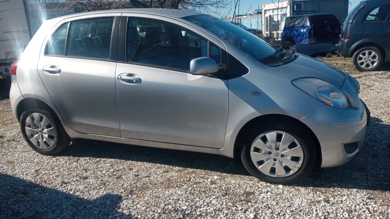 Toyota Yaris 1.4 дизел  с Климатик, снимка 2 - Автомобили и джипове - 49447984