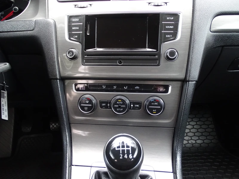 VW Golf  KLIMA EURO 5, снимка 6 - Автомобили и джипове - 49693865