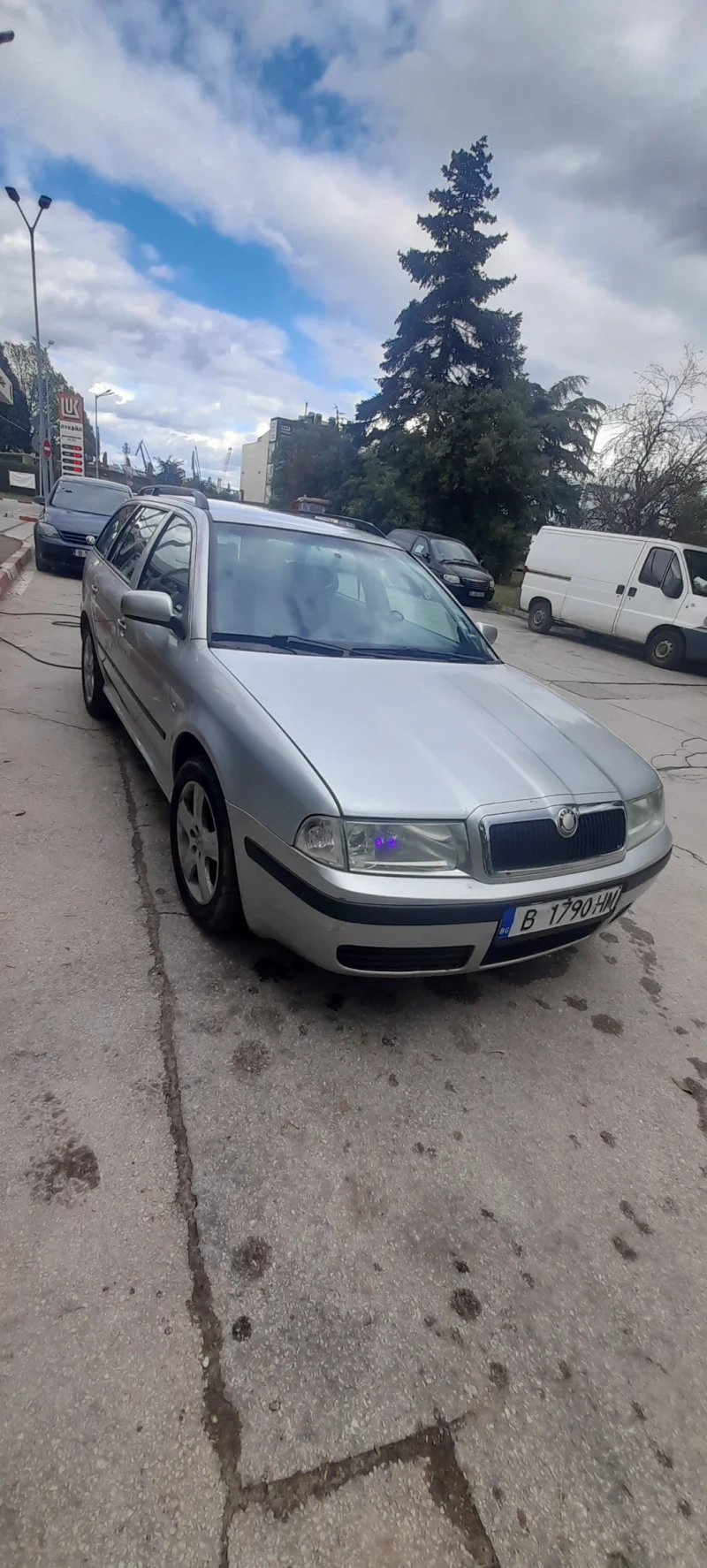Skoda Octavia Газ-бензин, снимка 3 - Автомобили и джипове - 52461808