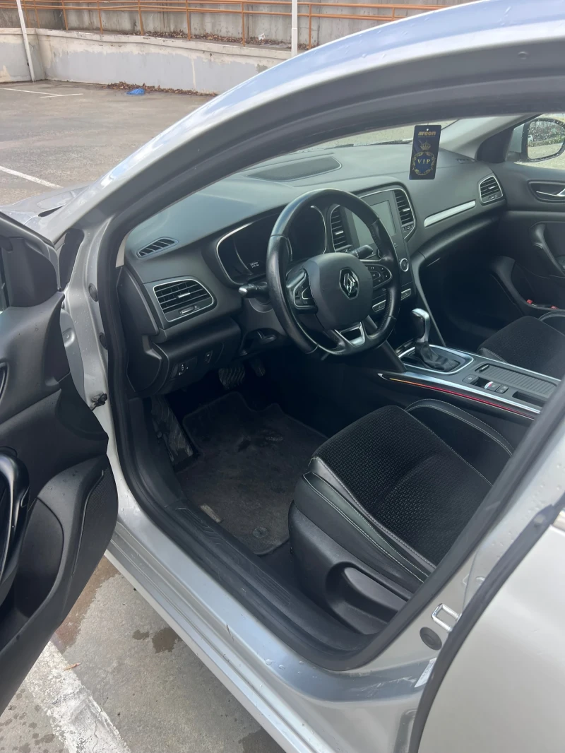 Renault Megane, снимка 10 - Автомобили и джипове - 52818566