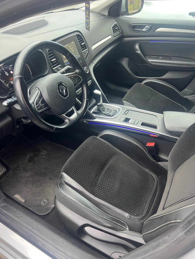 Renault Megane, снимка 15 - Автомобили и джипове - 52818566