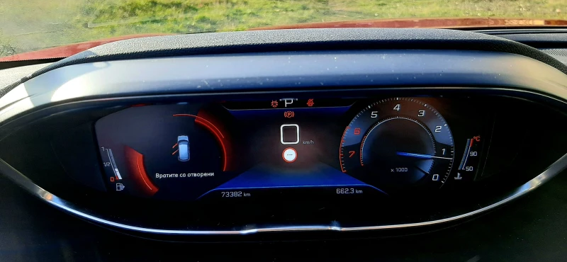 Peugeot 3008 1.2 Pure Tech ALLURE, снимка 15 - Автомобили и джипове - 52887506