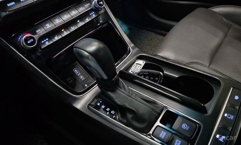 Hyundai Grandeur, снимка 9 - Автомобили и джипове - 53371123