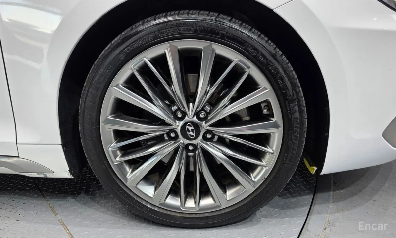 Hyundai Grandeur, снимка 5 - Автомобили и джипове - 53371123