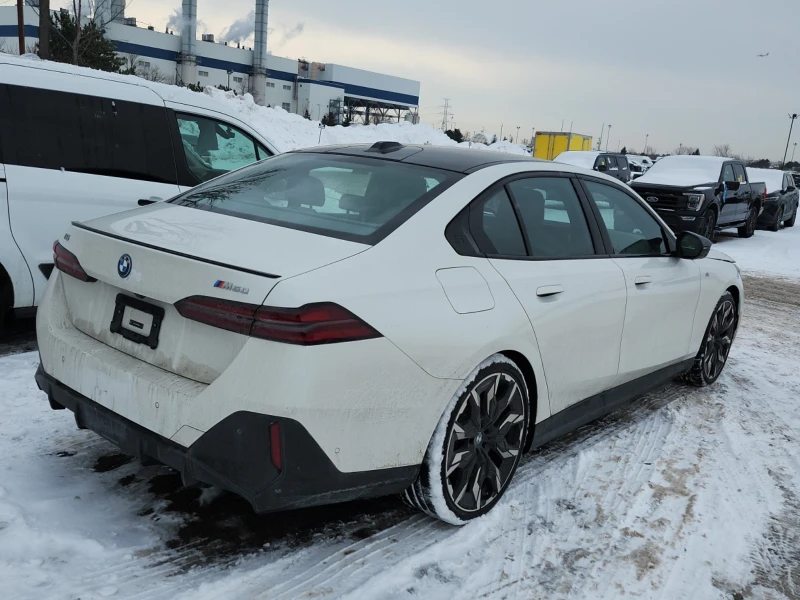 BMW i5 M60 xDrive| 360| HEADUP| CARFAX| B&W Sound System , снимка 3 - Автомобили и джипове - 53498950