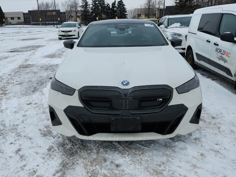BMW i5 M60 xDrive| 360| HEADUP| CARFAX| B&W Sound System , снимка 5 - Автомобили и джипове - 53498950