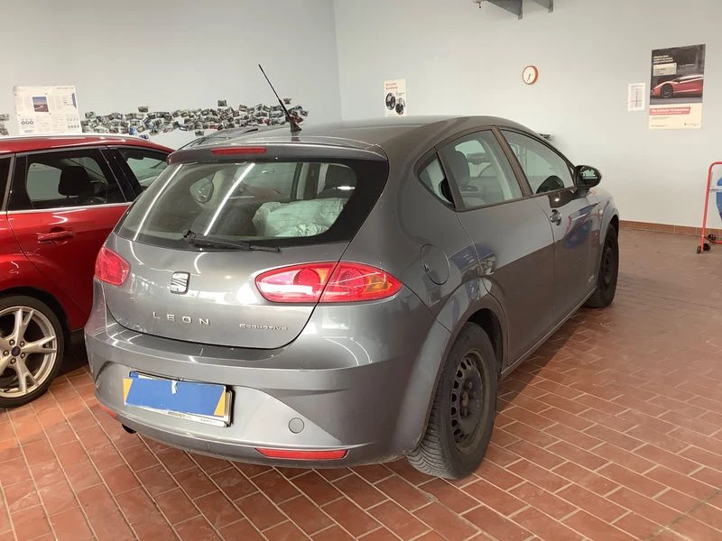 Seat Leon Leon 1.2 TSI Reference Copa Ecomotive, снимка 2 - Автомобили и джипове - 55387638