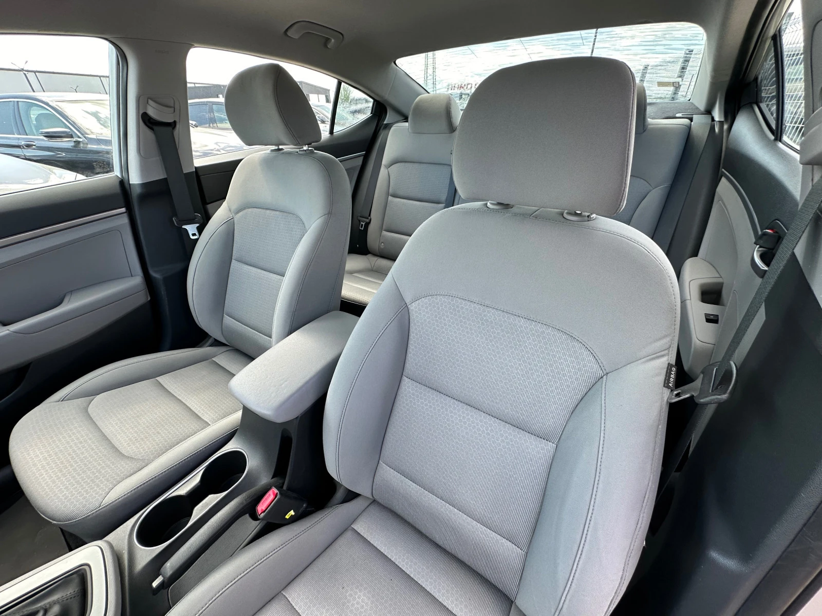 Hyundai Elantra 2.0* 2017г.* 44000км*  | Mobile.bg — изображение 11
