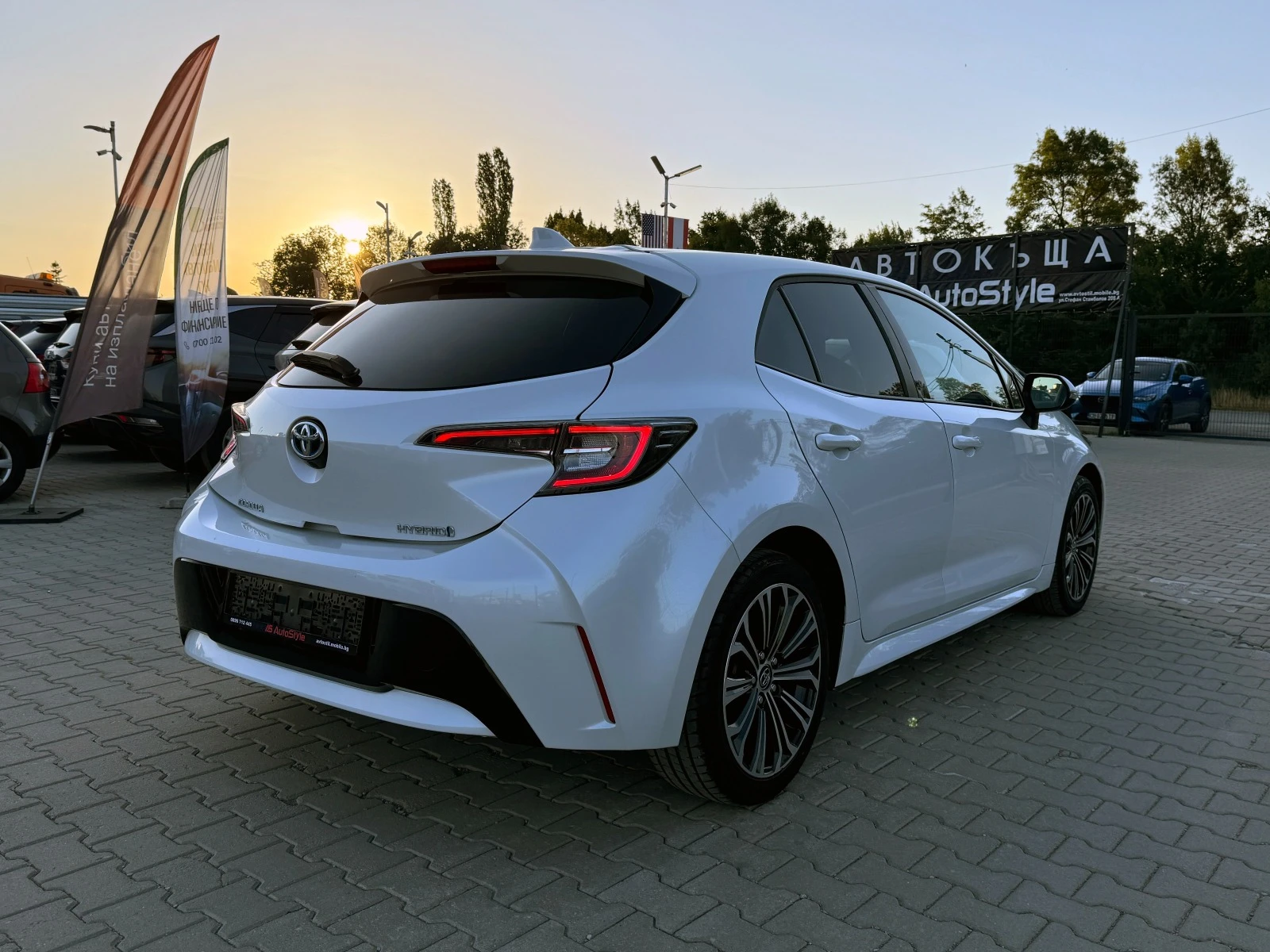 Toyota Corolla 1.8 Hybrid Executive - изображение 3