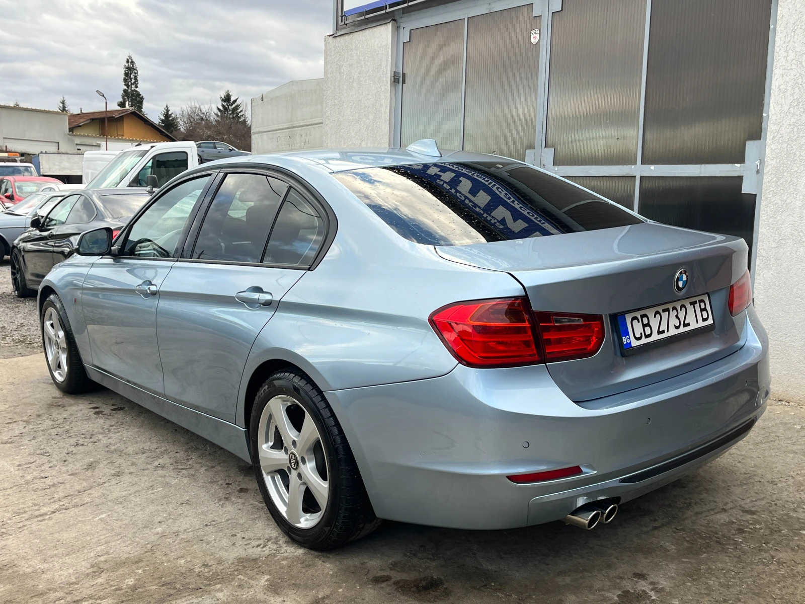 BMW 320 SPORT-NAVI-XENON - изображение 8