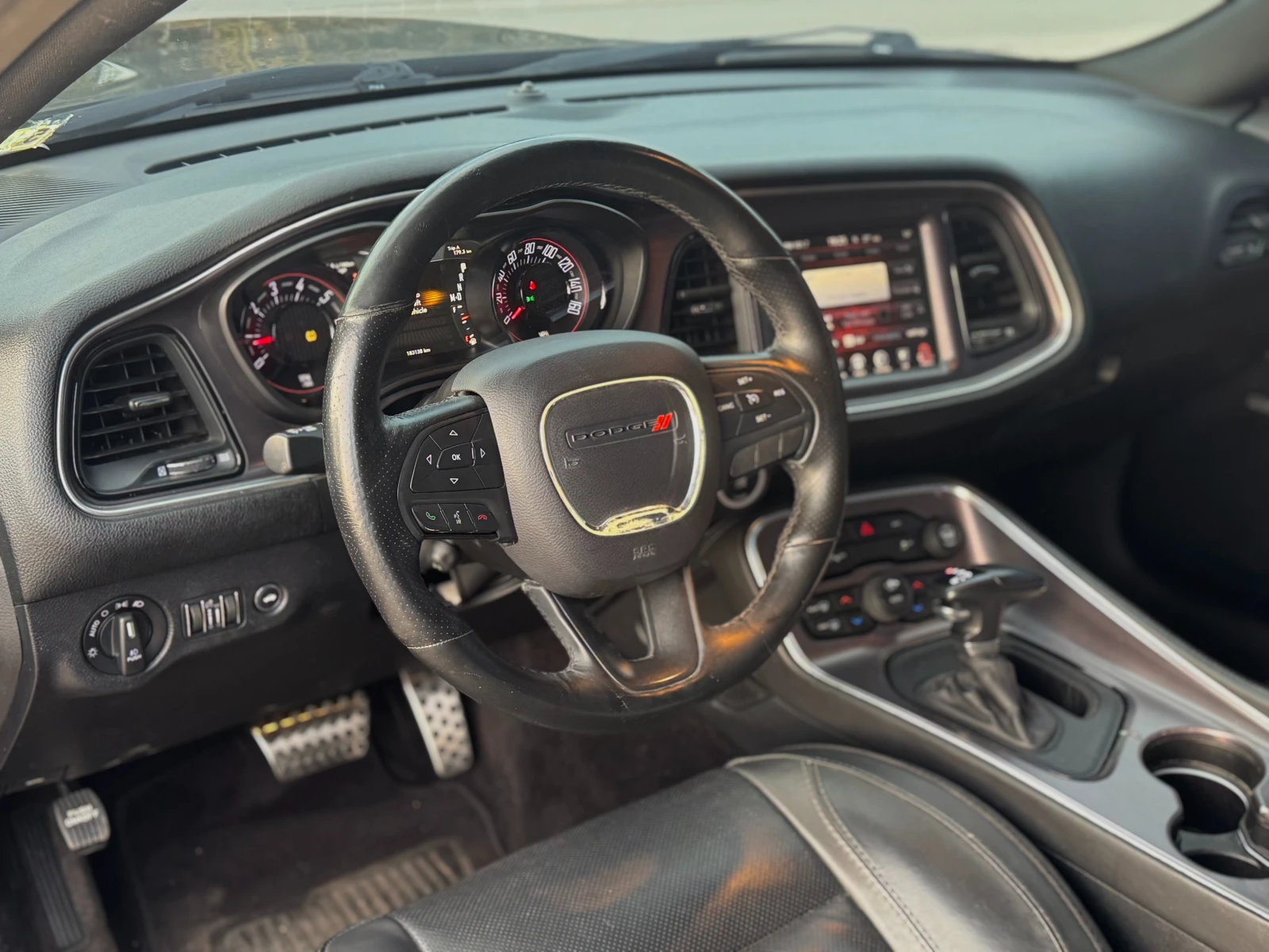 Dodge Challenger 3.6 V6 SXT PLUS/КОЖА/ОБДУХ&ПОДГРЕВ/NAVI/ALPINE - изображение 4