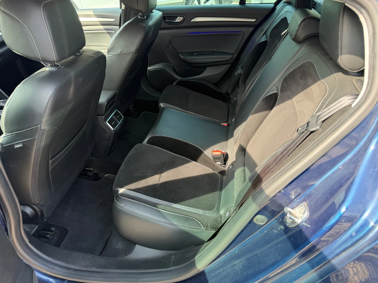 Renault Megane 1.3i 160k.с Initiale Paris Автоматик FULL, снимка 12 - Автомобили и джипове - 53890499