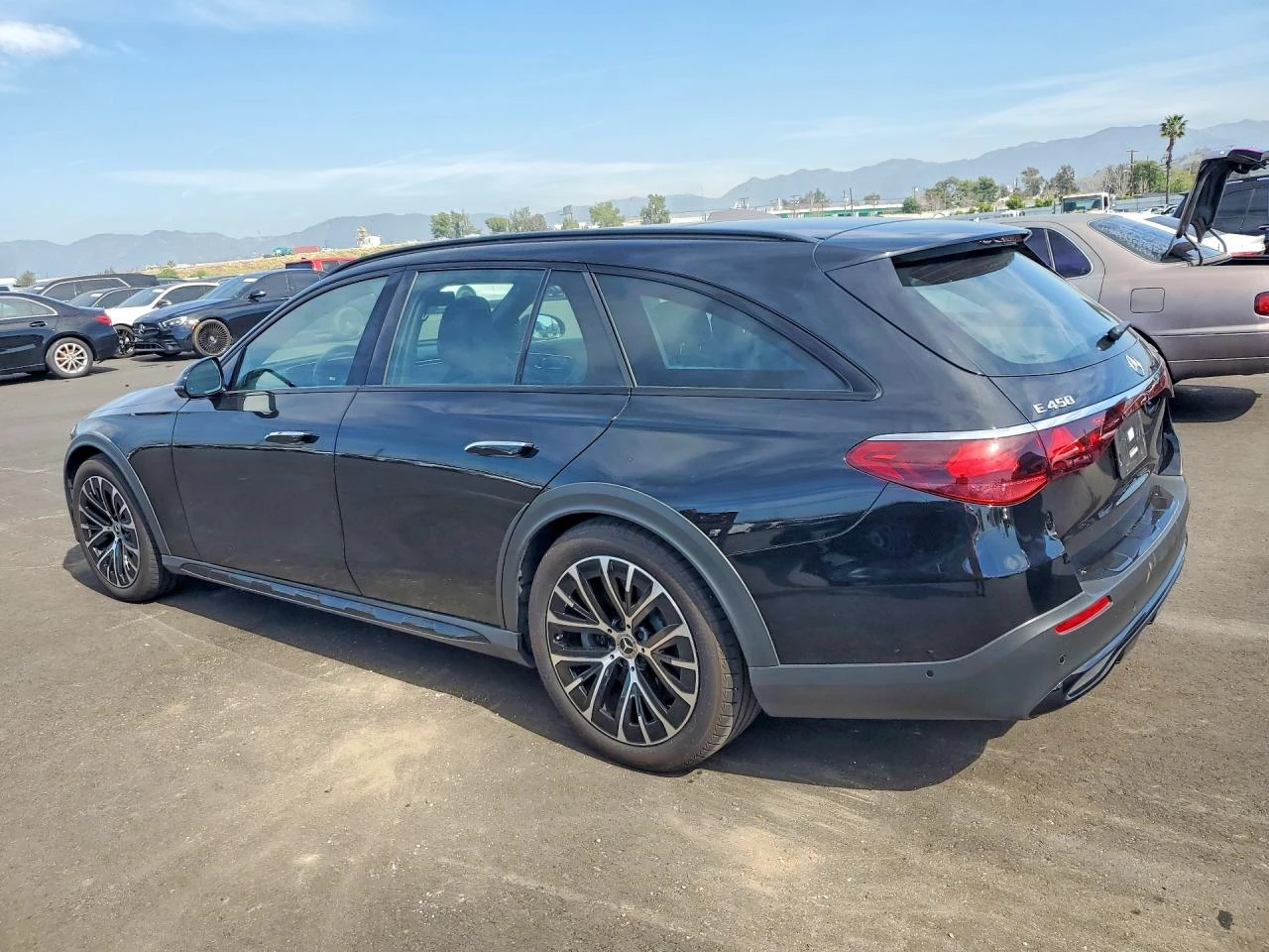 Mercedes-Benz E 450 4MATIC* ALL TERRAIN* HYPERSCREEN* BURMESTER* , снимка 2 - Автомобили и джипове - 53976447