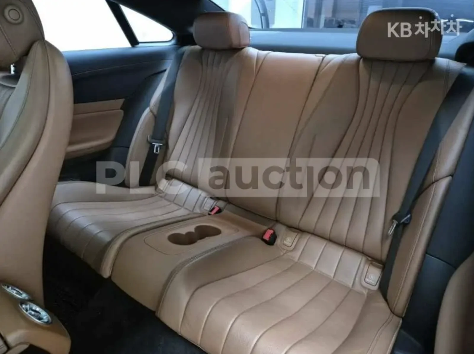 Mercedes-Benz E 400 4MATIC* ОБДУХ* BURMESTER* , снимка 9 - Автомобили и джипове - 54227877