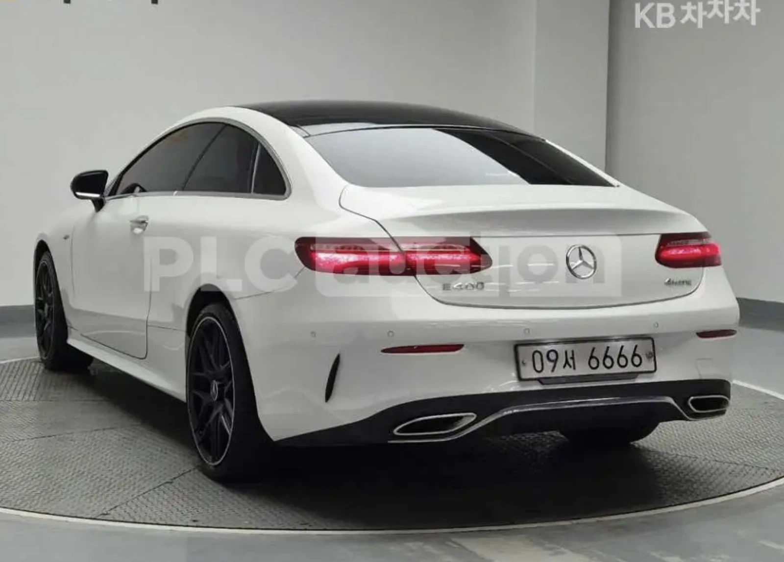 Mercedes-Benz E 400 4MATIC* ОБДУХ* BURMESTER* , снимка 2 - Автомобили и джипове - 54227877